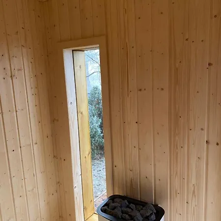 Nyaraló Sanspow - Pod Gwiazdami Sapow