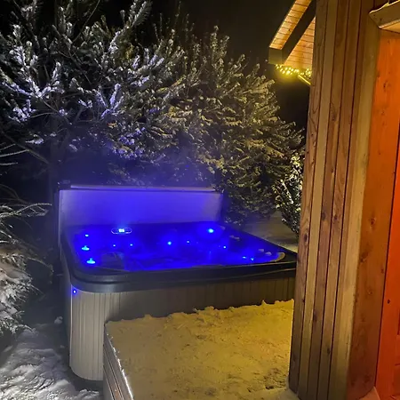 Nyaraló Sanspow - Pod Gwiazdami Sapow